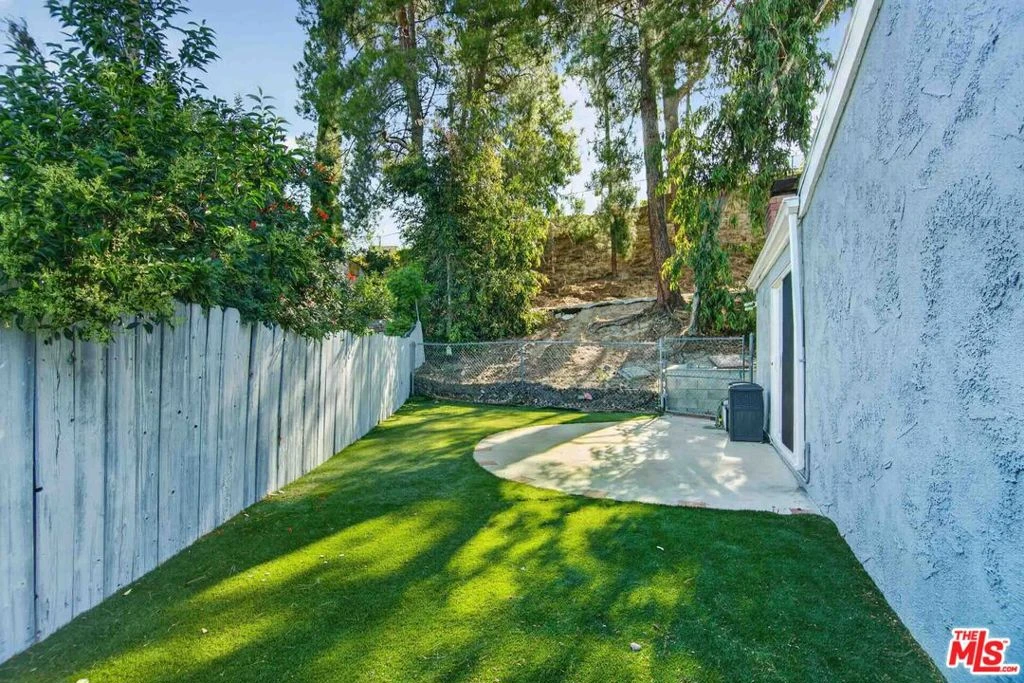 Photo 19 of 27706 Haxton Drive