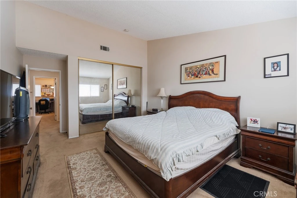 Photo 13 of 535 E 223rd Street 16