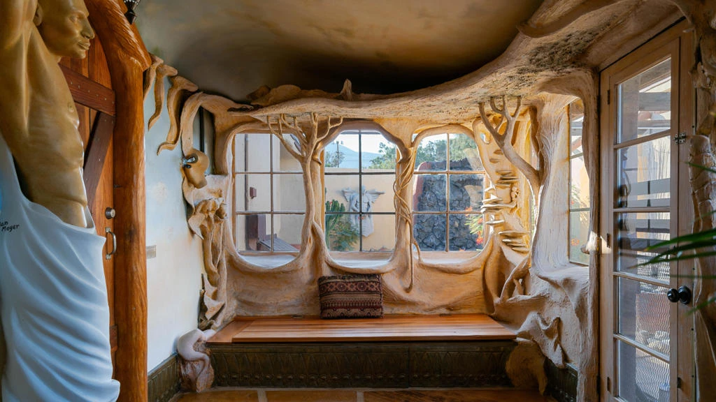 Interior 2