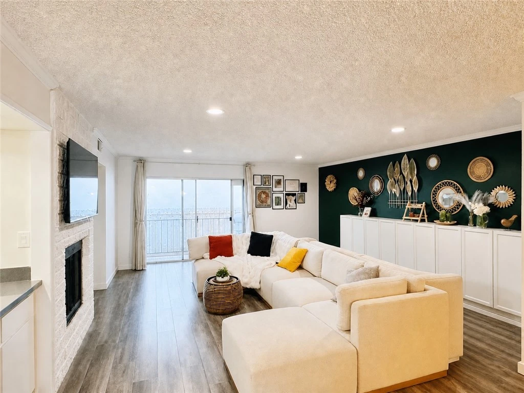 Interior 3