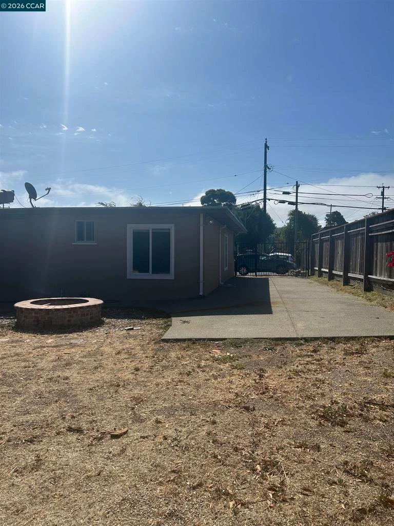 Photo 14 of 1075 Rachel Rd