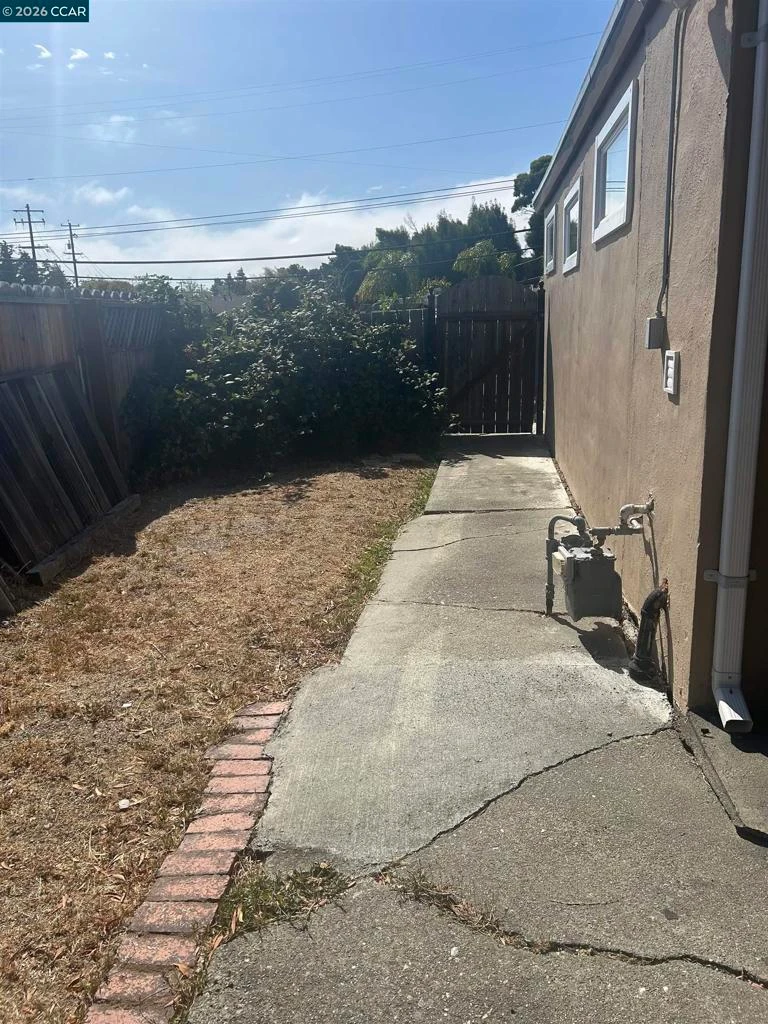 Photo 16 of 1075 Rachel Rd