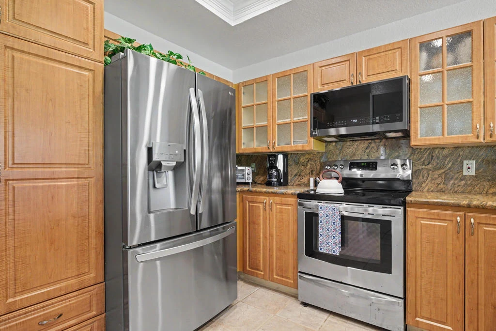Photo 11 of 77605 Woodhaven Drive N