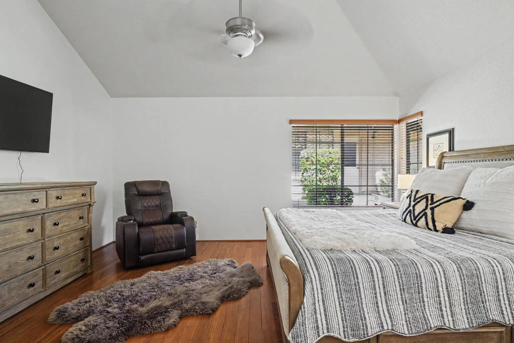 Photo 17 of 77605 Woodhaven Drive N