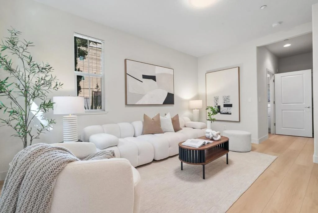 Photo 6 of 1520 Avina Circle 1