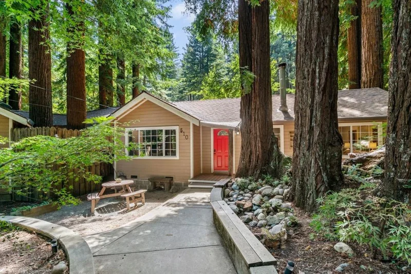 Photo 2 of 510 Lilac Avenue