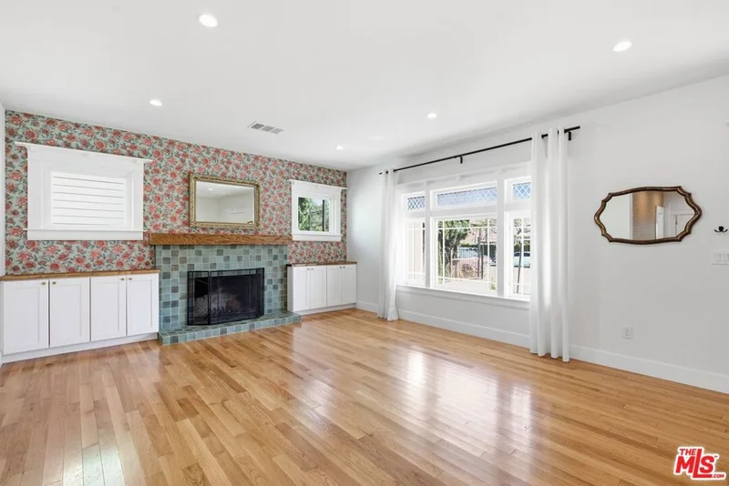 137 E Avenue 43 photo 2