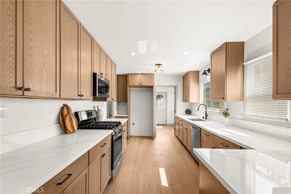 Photo 12 of 1707 W 65th Place