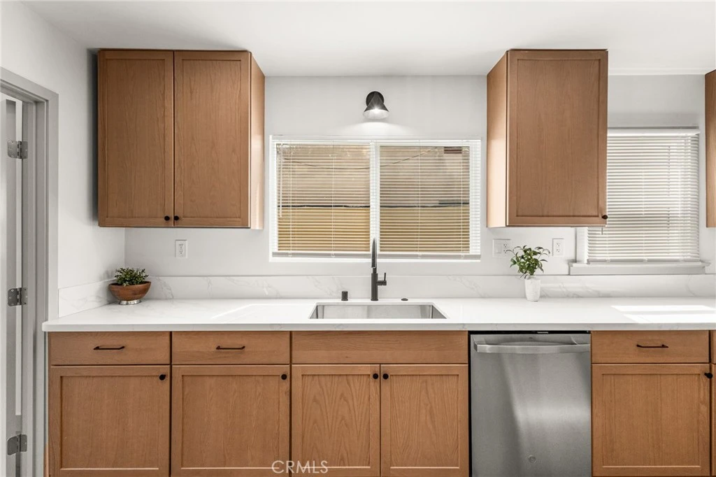 Photo 14 of 1707 W 65th Place