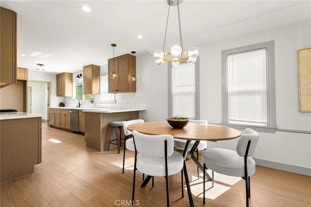Photo 9 of 1707 W 65th Place