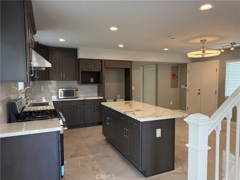 2102 NIOBE B photo 2