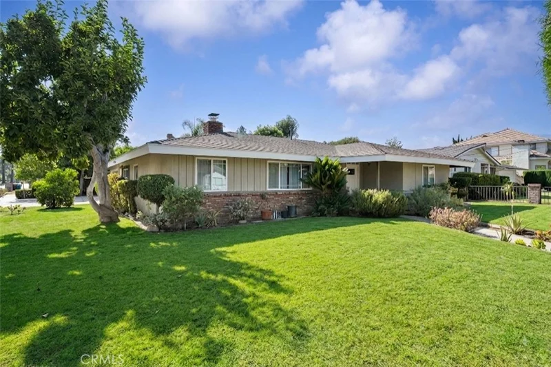 Photo 2 of 1523 S 8th Avenue