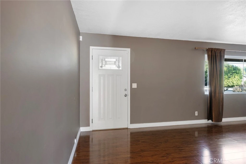 Interior 4