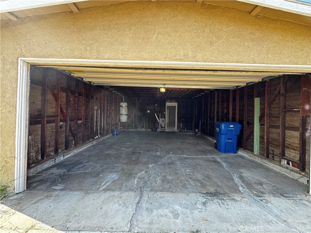 Interior 4