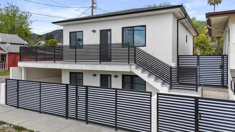 112 N Kenneth Road 201