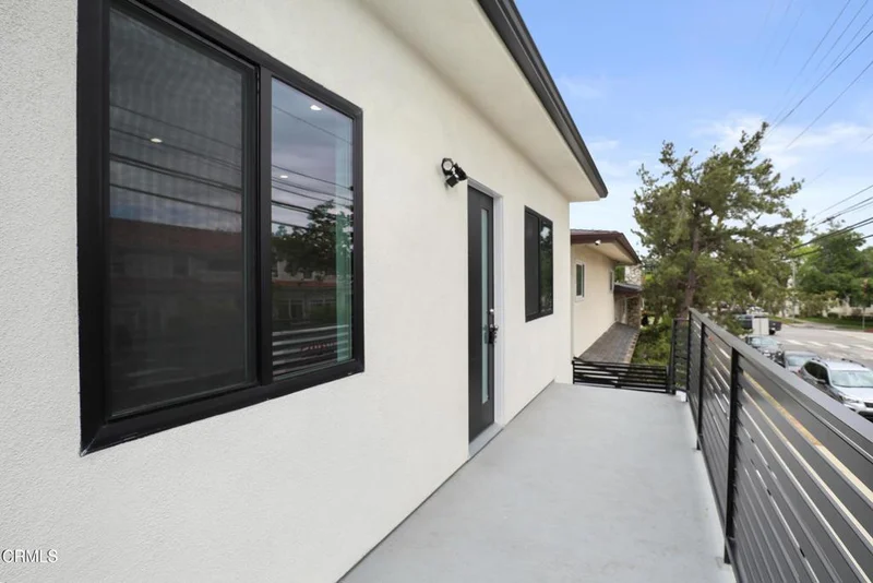 112 N Kenneth Road 201 photo 2
