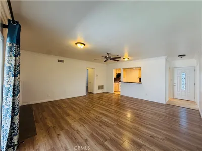 1525 W Houston Avenue photo 2