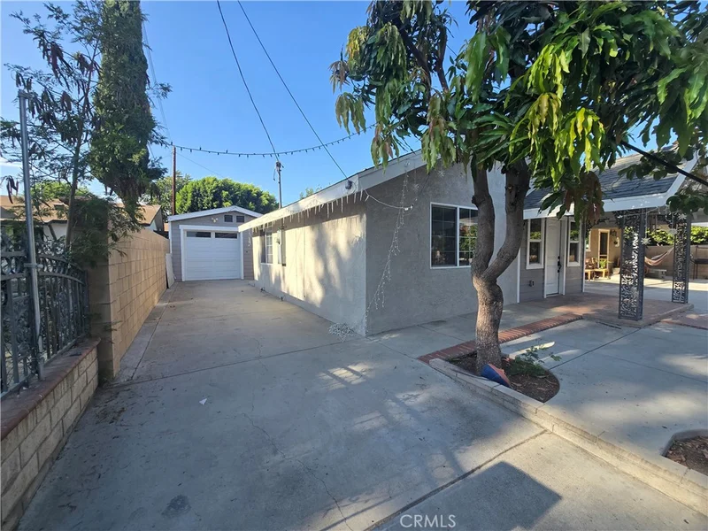 217 Belmont photo 2