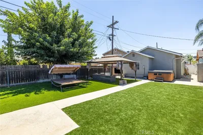 909 E I Street photo 2
