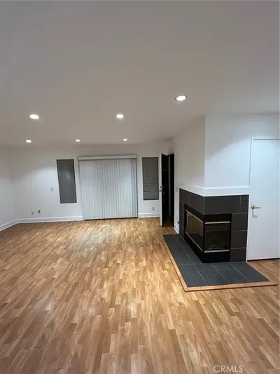 3380 Holly Grove Street photo 2