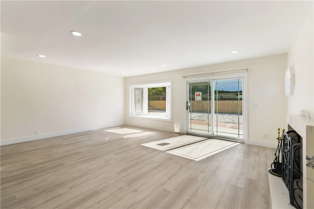 Interior 4