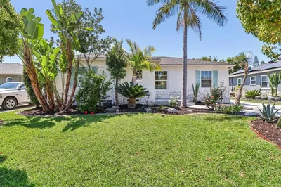 4985 Lucille Drive photo 2