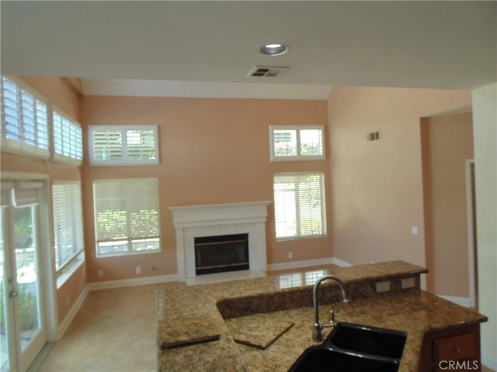 Interior 4