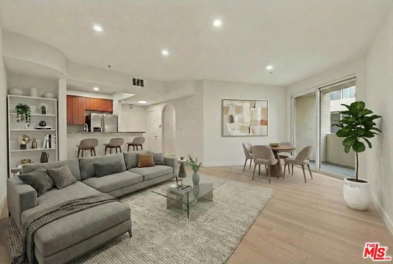 620 S Gramercy Place 122