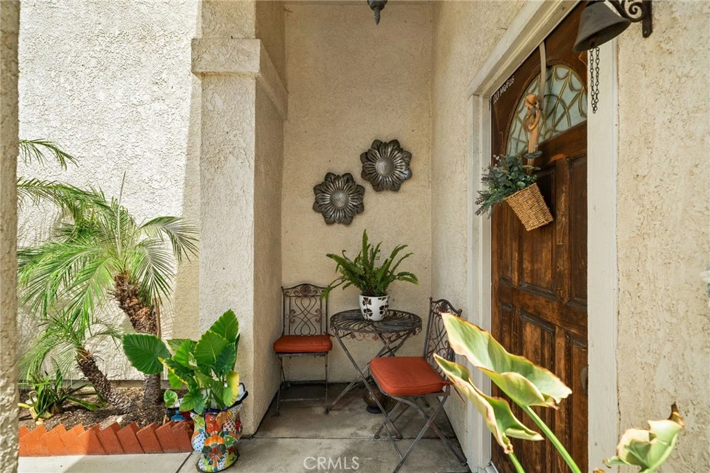 Interior 4