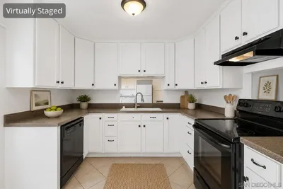 888 Cherrywood Unit 3 photo 2