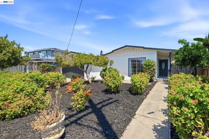 Photo 2 of 41418 Erma Avenue