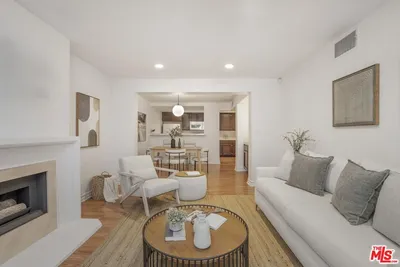 15231 Magnolia Boulevard 114 photo 2