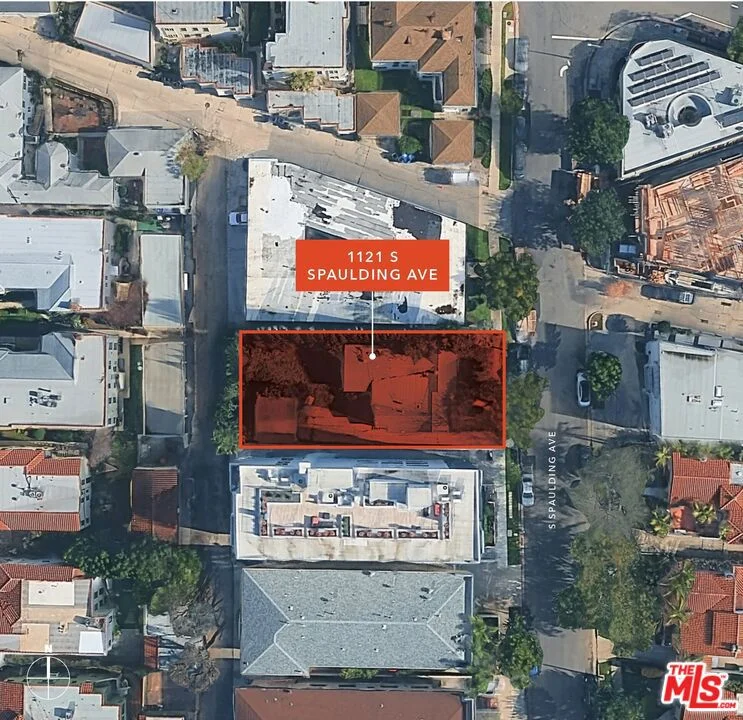 Photo 2 of 1121 S Spaulding Avenue
