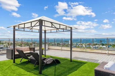 550 Seagaze Drive 9