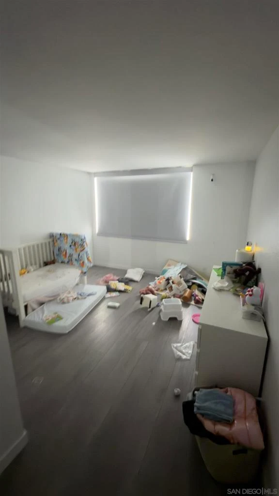 Interior 4