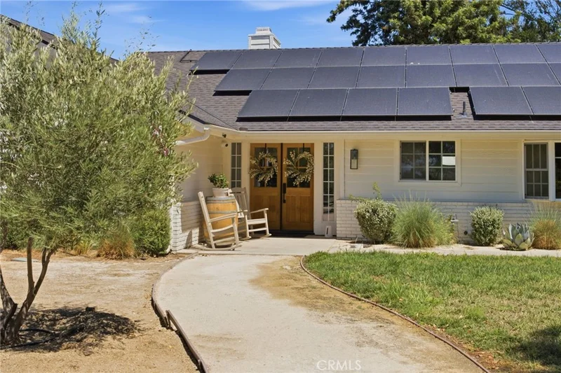 Photo 2 of 37434 Glenoaks