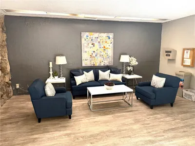 1115 Cordova 212 photo 2