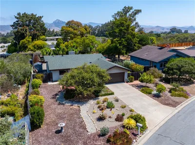 1340 Bay Oaks