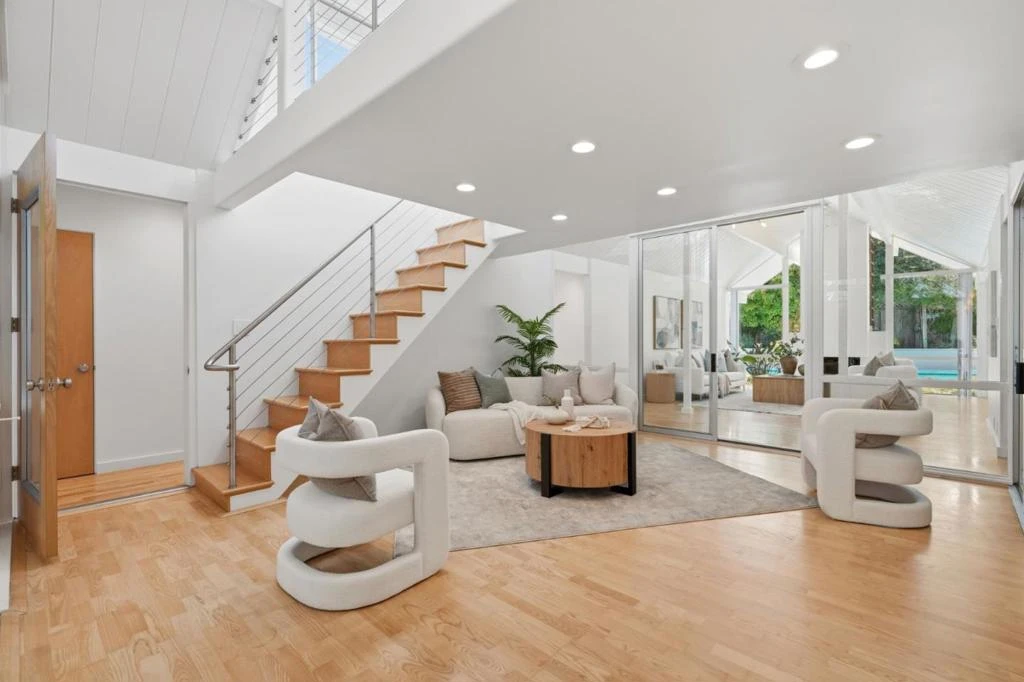 Interior 3