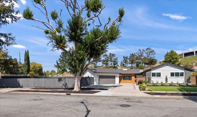 Photo 2 of 2514 Nightingale Drive