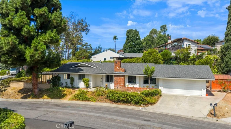 Photo 2 of 1201 Sheppard Drive