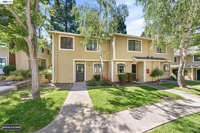 709 Center Ave