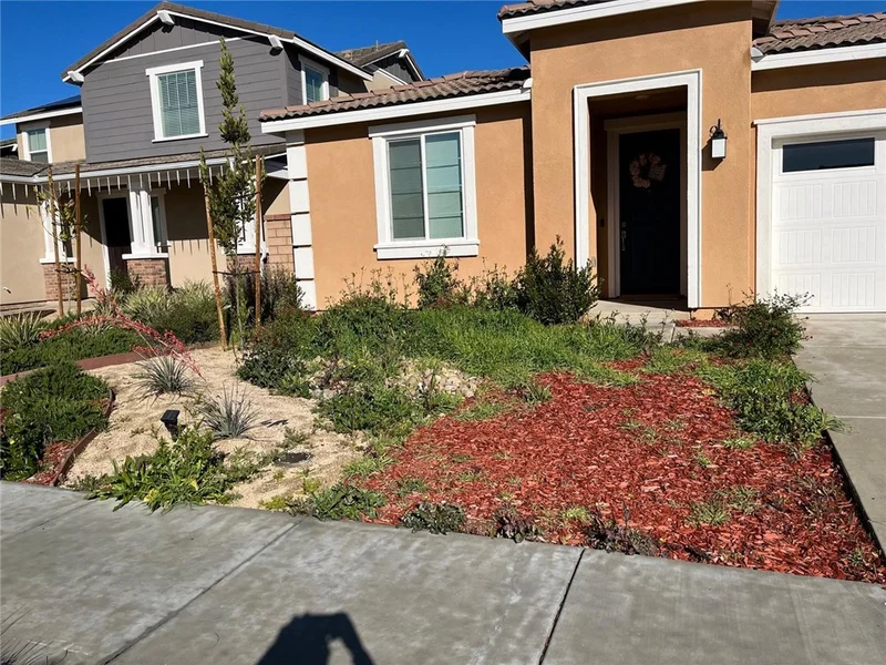 27528 Cloudy Peak