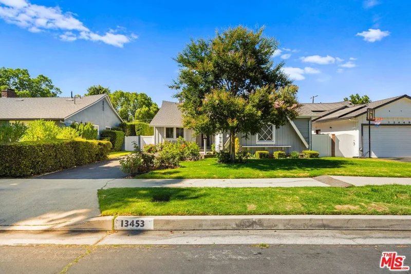 13453 Debby Street photo 2