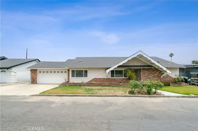 1019 E Walnut Avenue