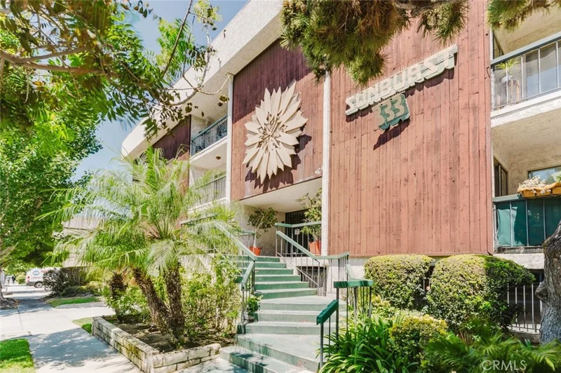 333 Burchett Street 111