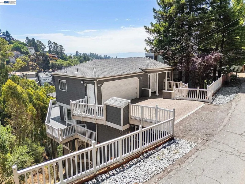 Photo 2 of 7081 Elverton Dr