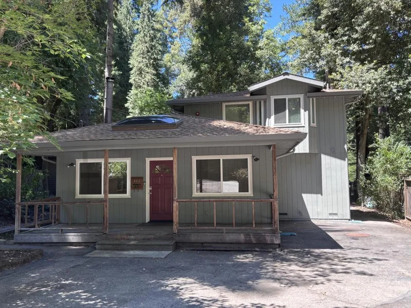 Photo 2 of 184 Acorn Drive