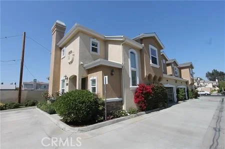 8701 Belmont photo 2