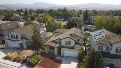 711 Hillock Drive